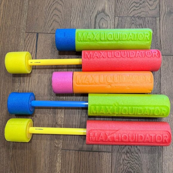 MAX LIQUIDATOR Water Blasters Soakers Lot of 5 New and Used - Picture 2 of 3